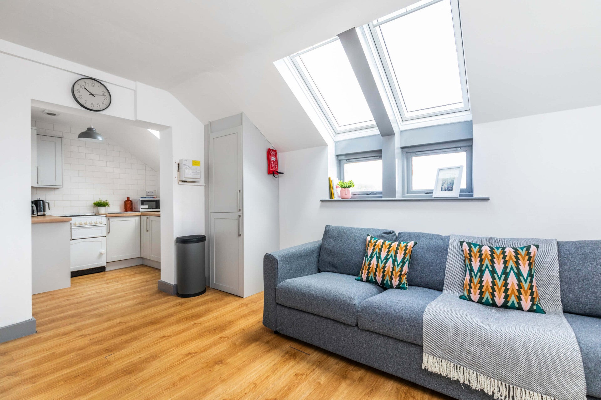 Room Ash Road in Leeds