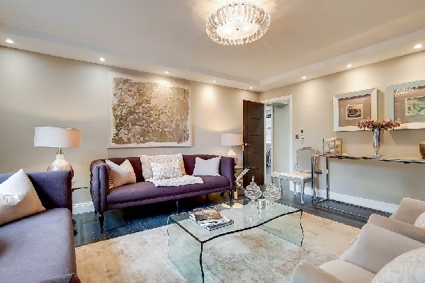 Flat Boydell Court in Greater London