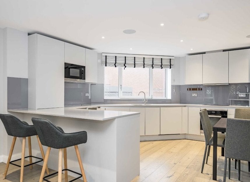 Flat Page Street in City of Westminster