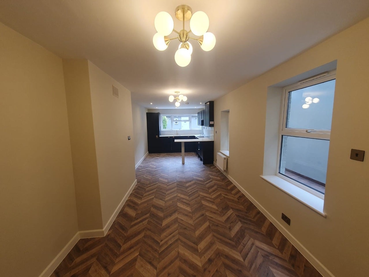 Flat Paulet Road in Greater London
