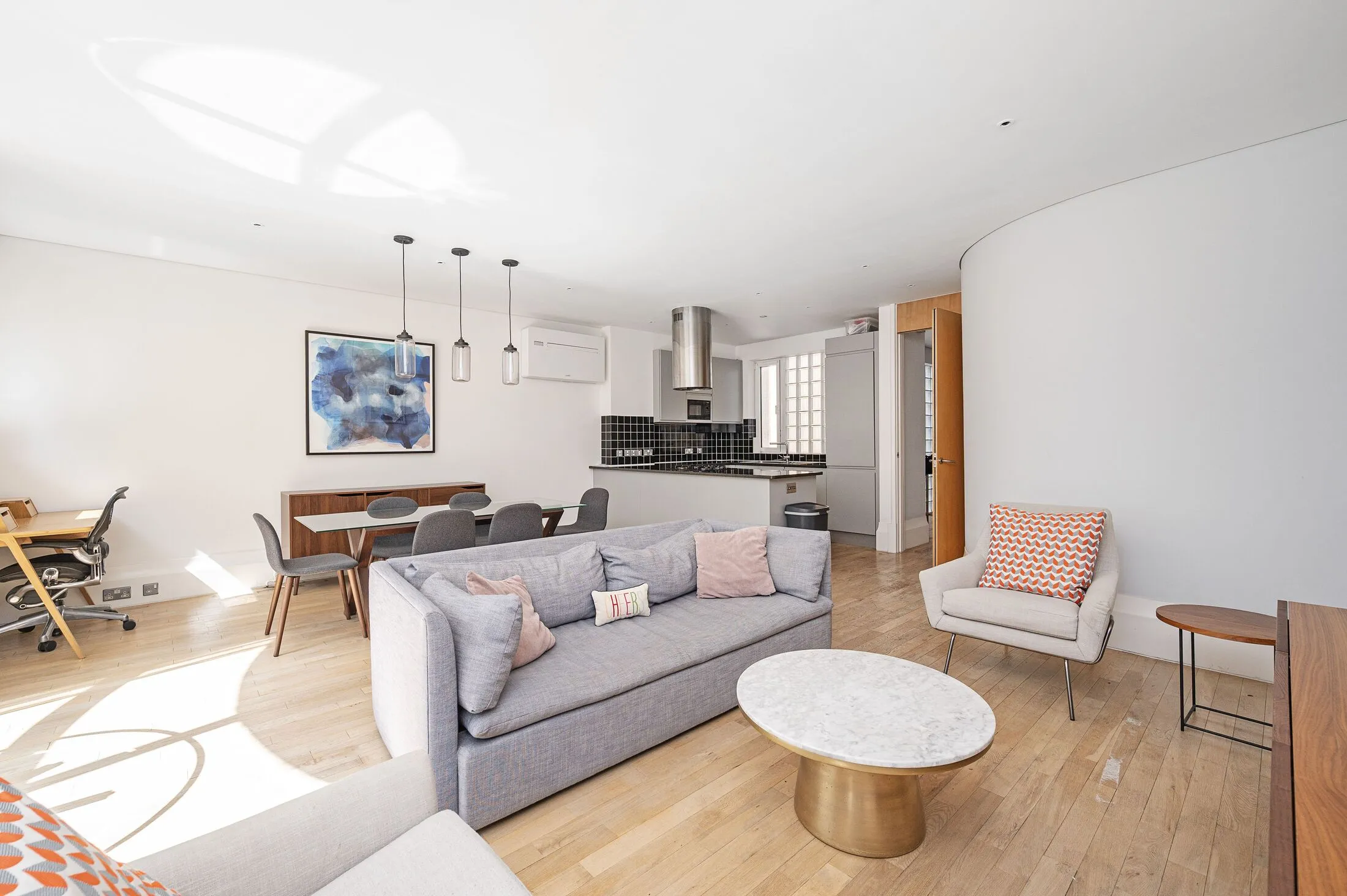 Flat Spital Yard in Greater London