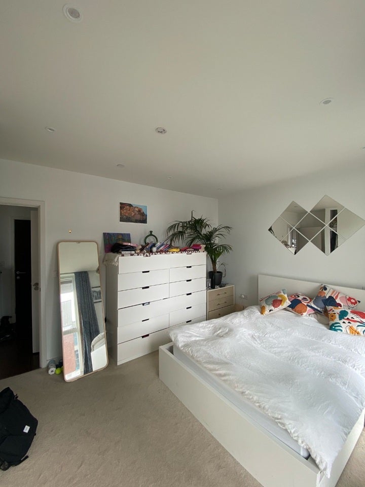 Flat Woodberry Down in Greater London