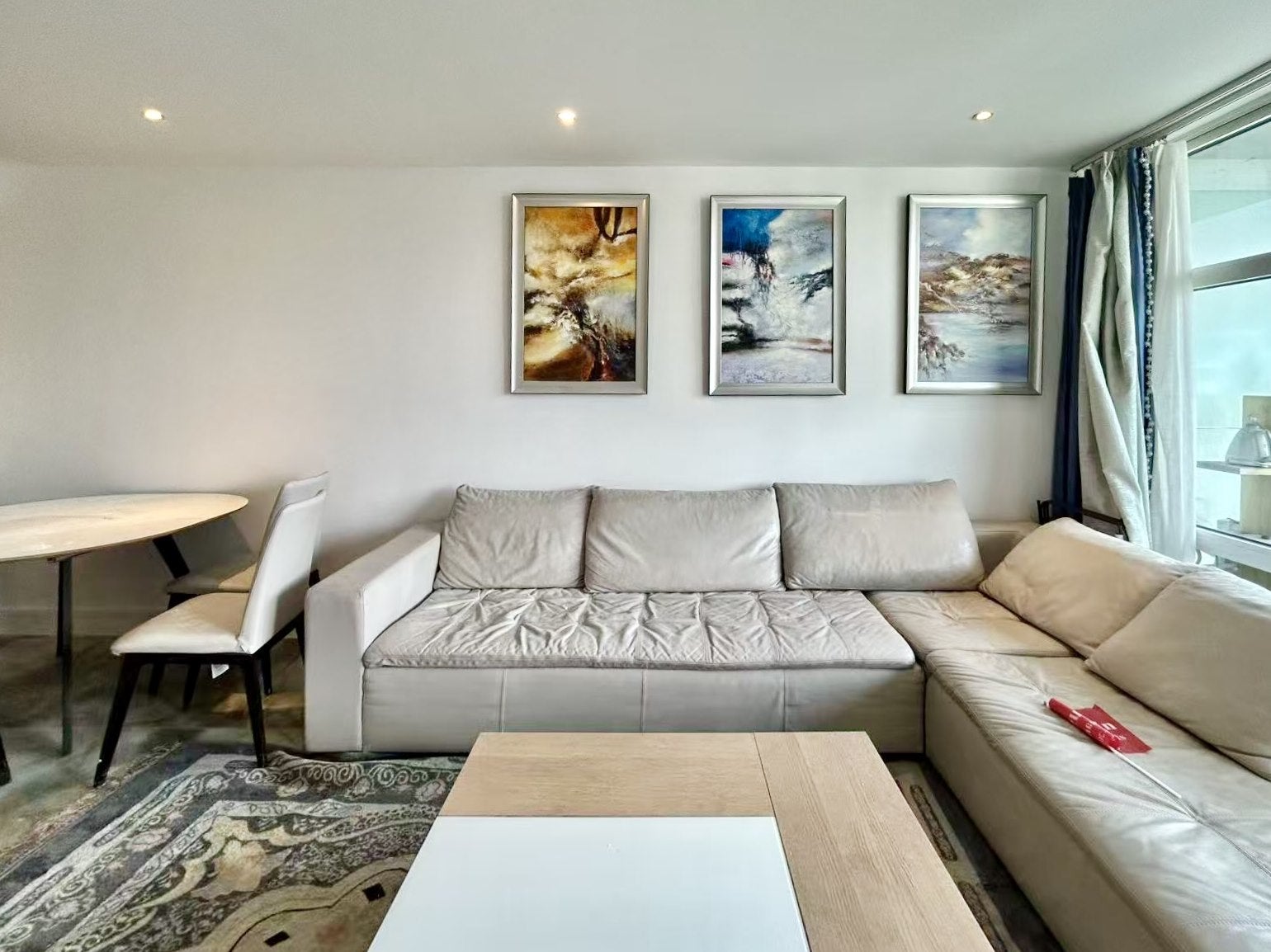 Flat Queenstown Road in Greater London