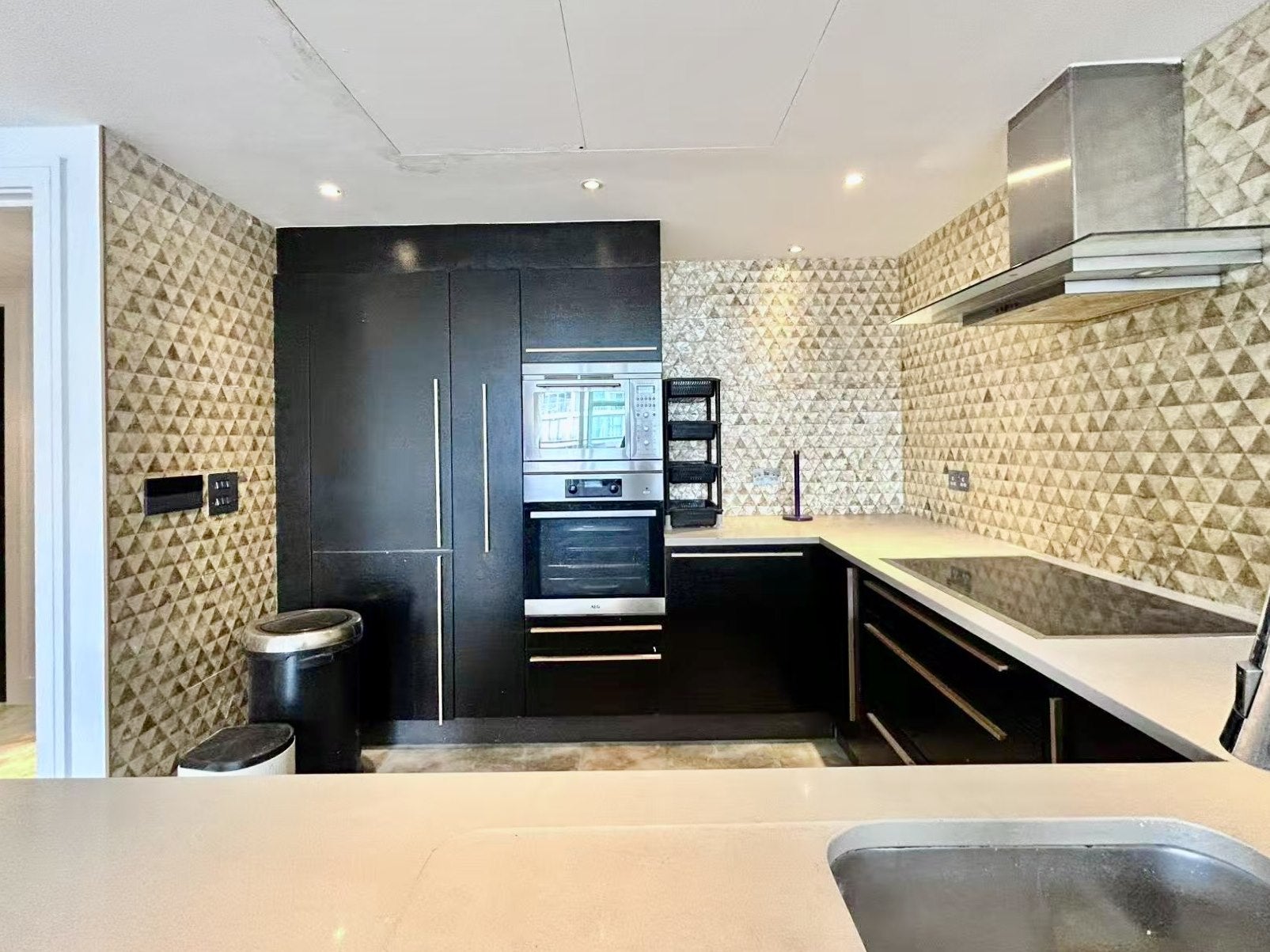 Flat Queenstown Road in Greater London