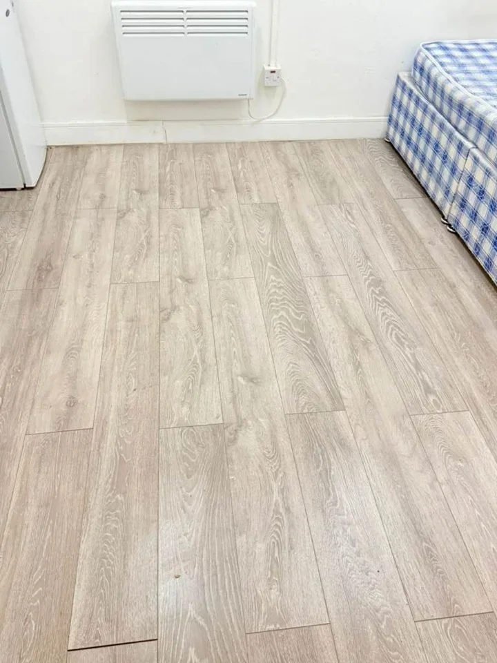 Flat Castleton Road in Greater London