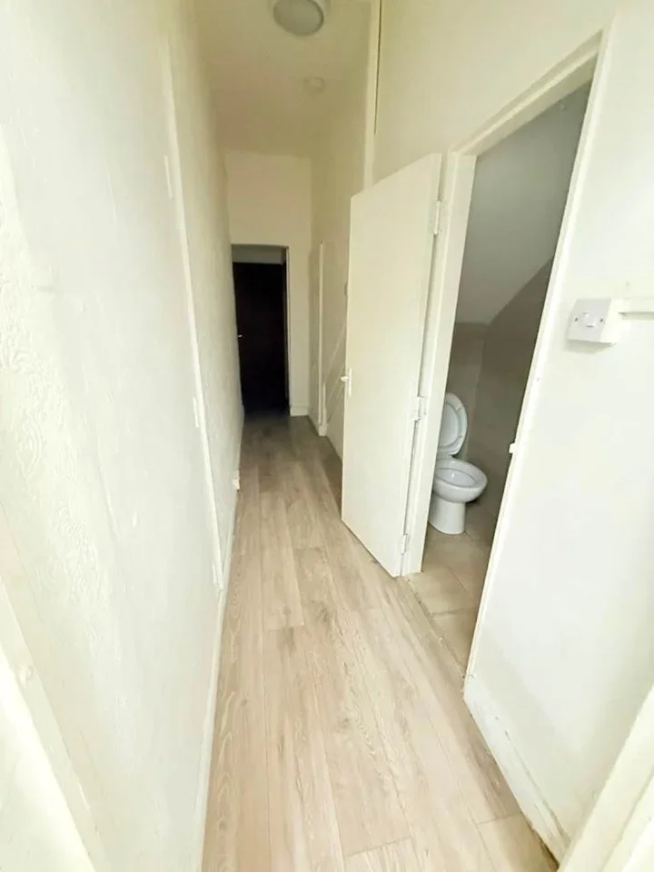 Flat Castleton Road in Greater London