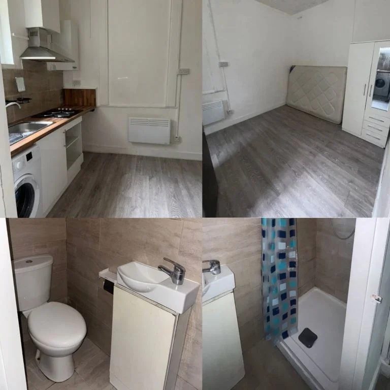 Flat Castleton Road in Greater London