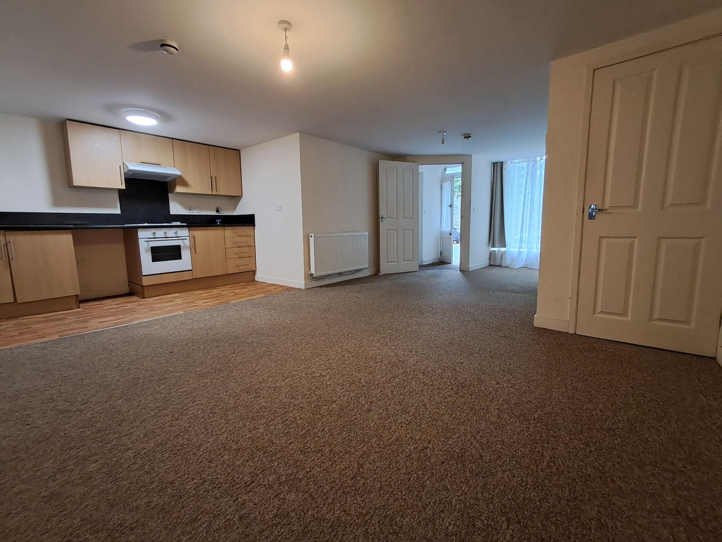 Flat Commercial Row in Pembroke Dock
