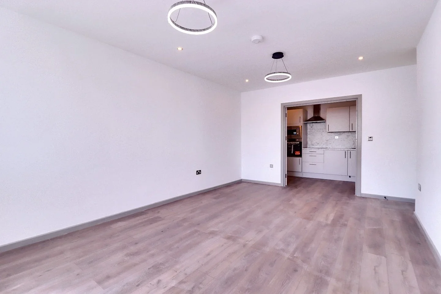 Flat Southchurch Road in Southend-on-Sea