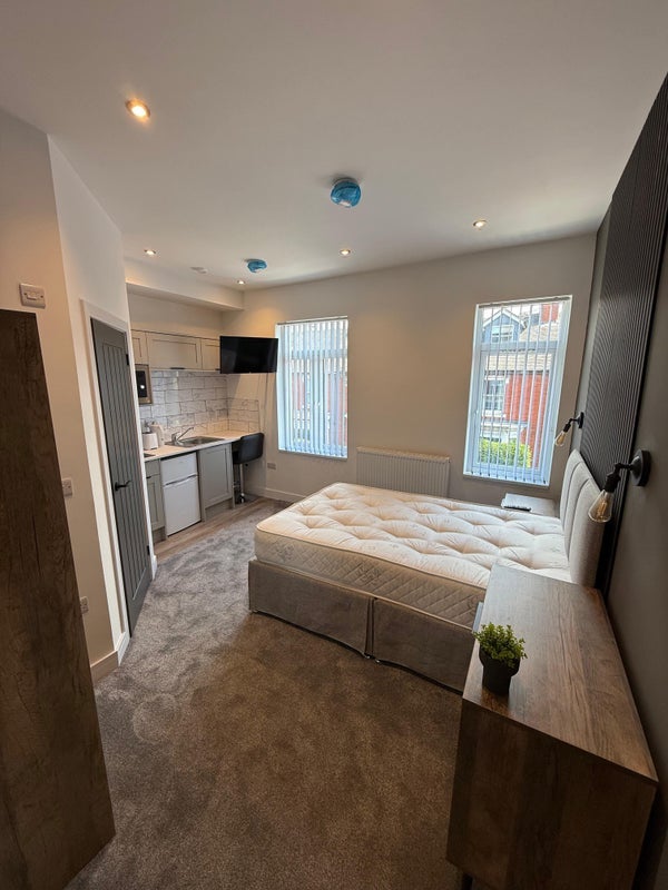 Room Princes Road in Stoke-on-Trent