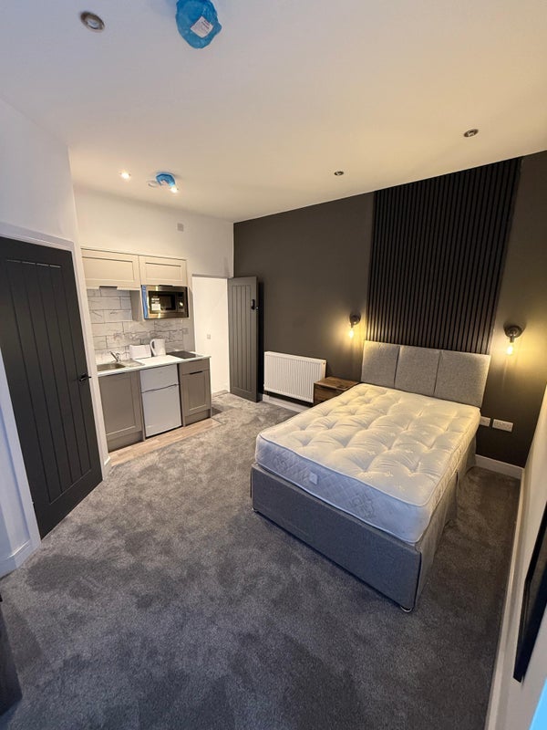 Room Princes Road in Stoke-on-Trent