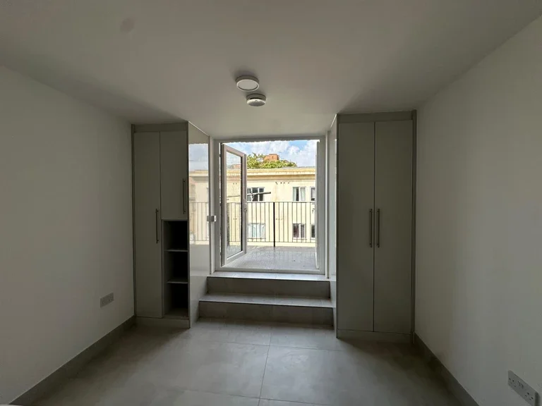 Flat Uxbridge Road in Greater London