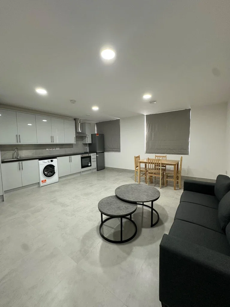 Flat Uxbridge Road in Greater London