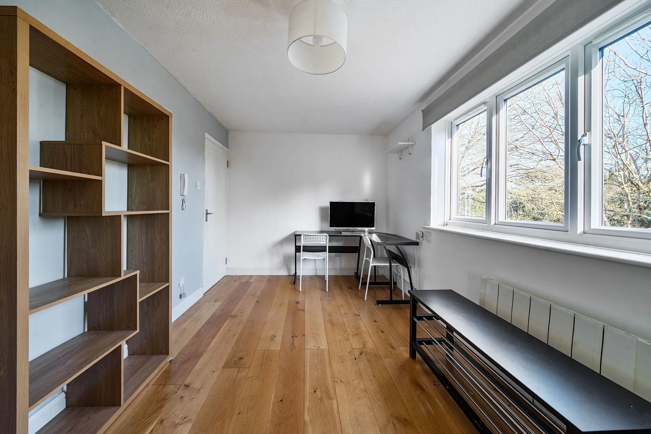 Flat Uxbridge Road in Greater London