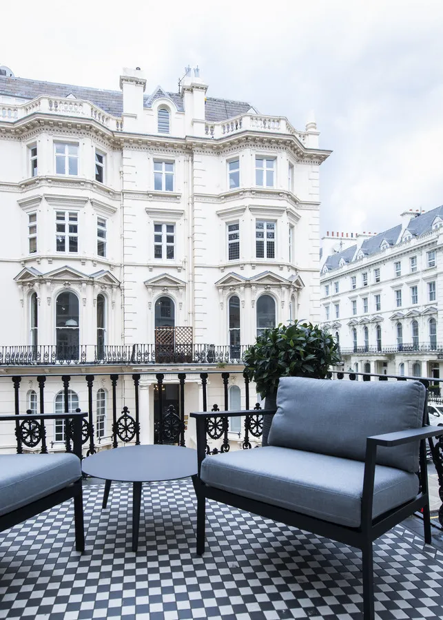 Flat Prince of Wales Terrace in Greater London