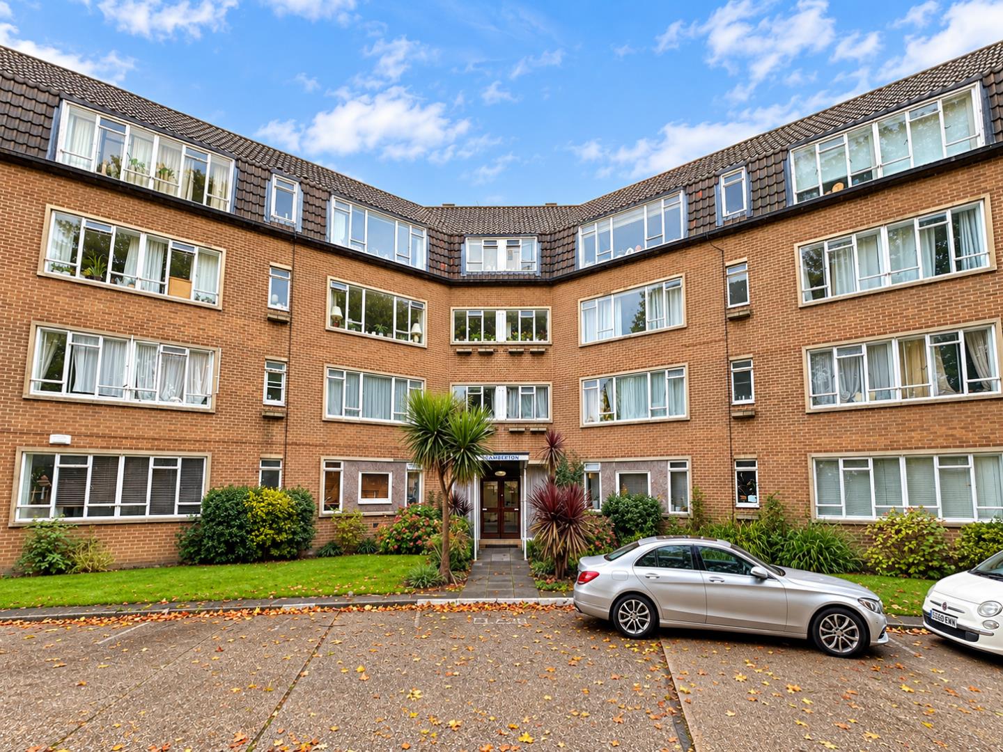 Flat Willesden Lane in Greater London
