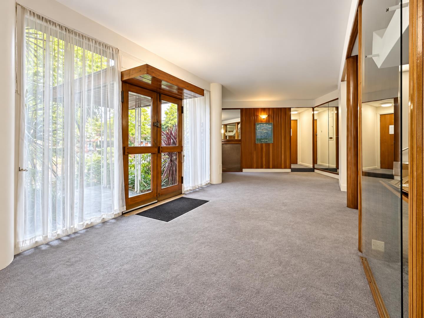 Flat Willesden Lane in Greater London