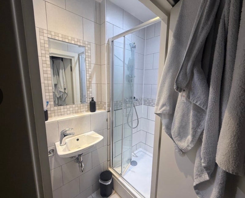 Room Fieldgate Street in Greater London