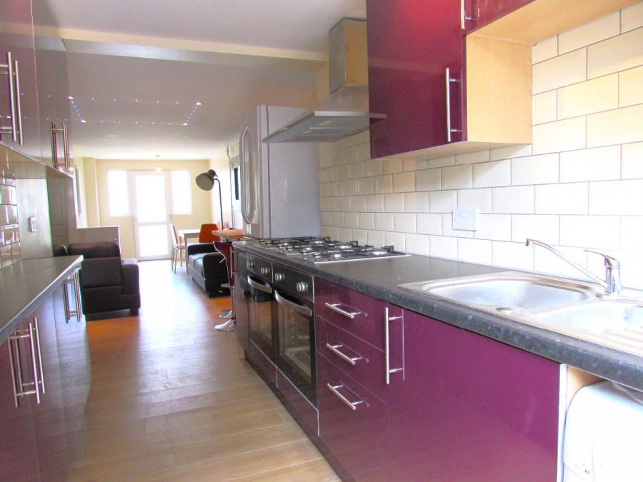 Room Somner Close in Canterbury