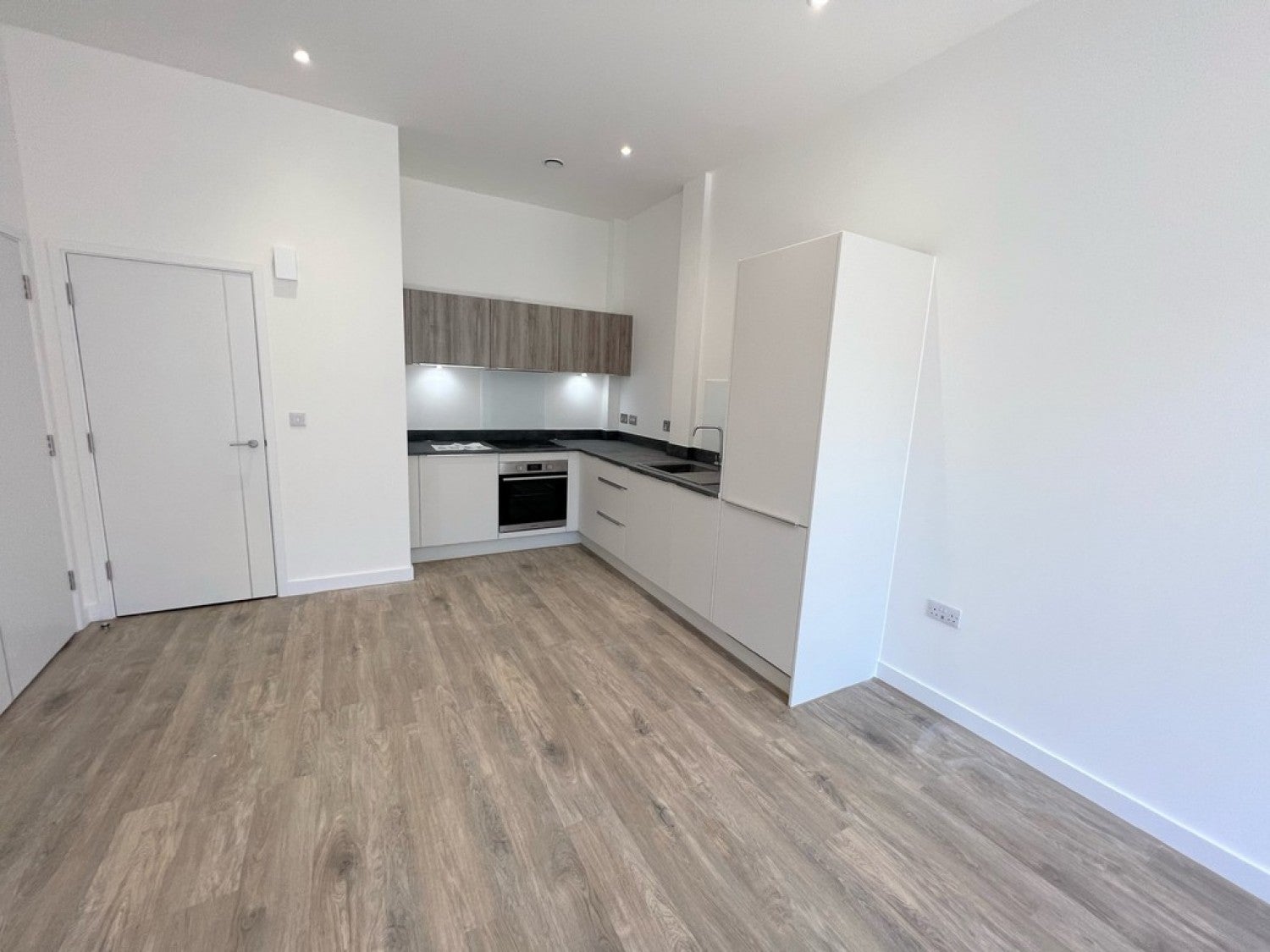 Flat Ashwood Way in Basingstoke and Deane