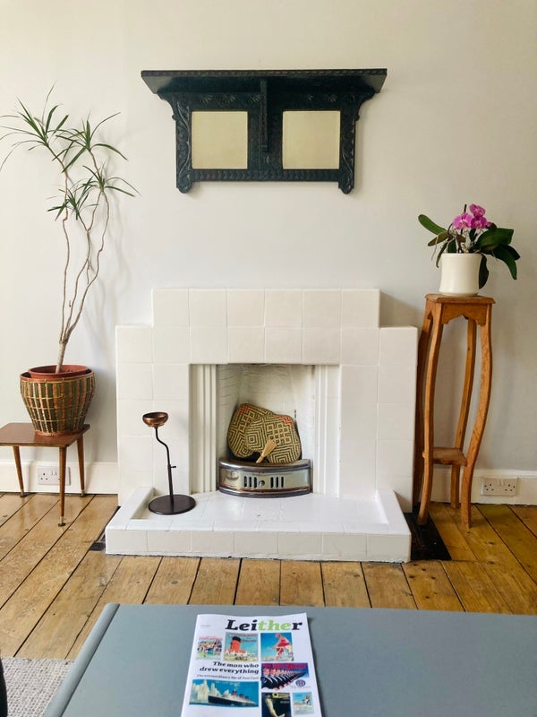 Flat Dalmeny Street in City of Edinburgh