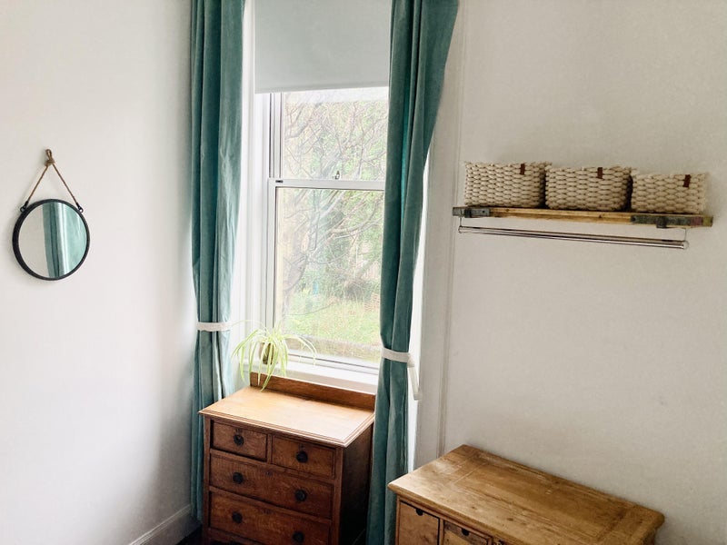 Flat Dalmeny Street in City of Edinburgh
