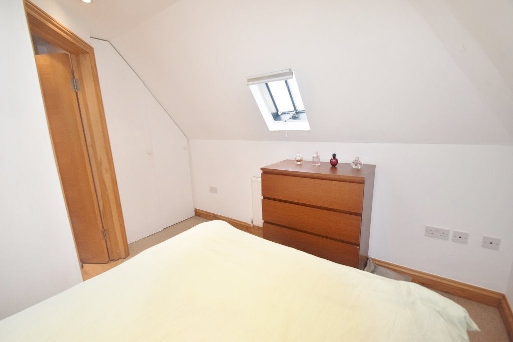 House Ossulton Way in Greater London