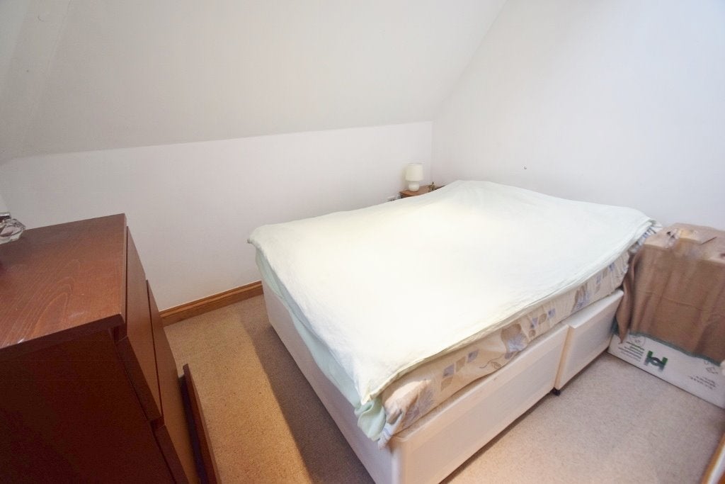 House Ossulton Way in Greater London