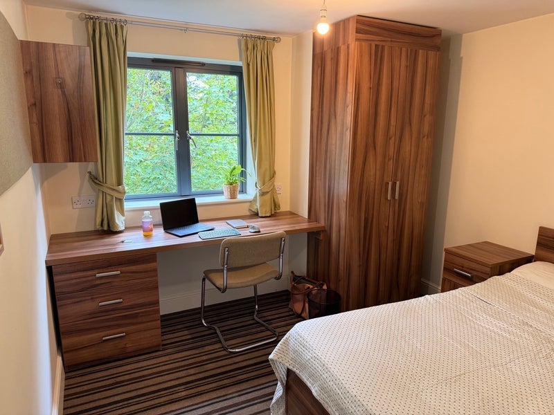 Room Old Warwick Road in Royal Leamington Spa