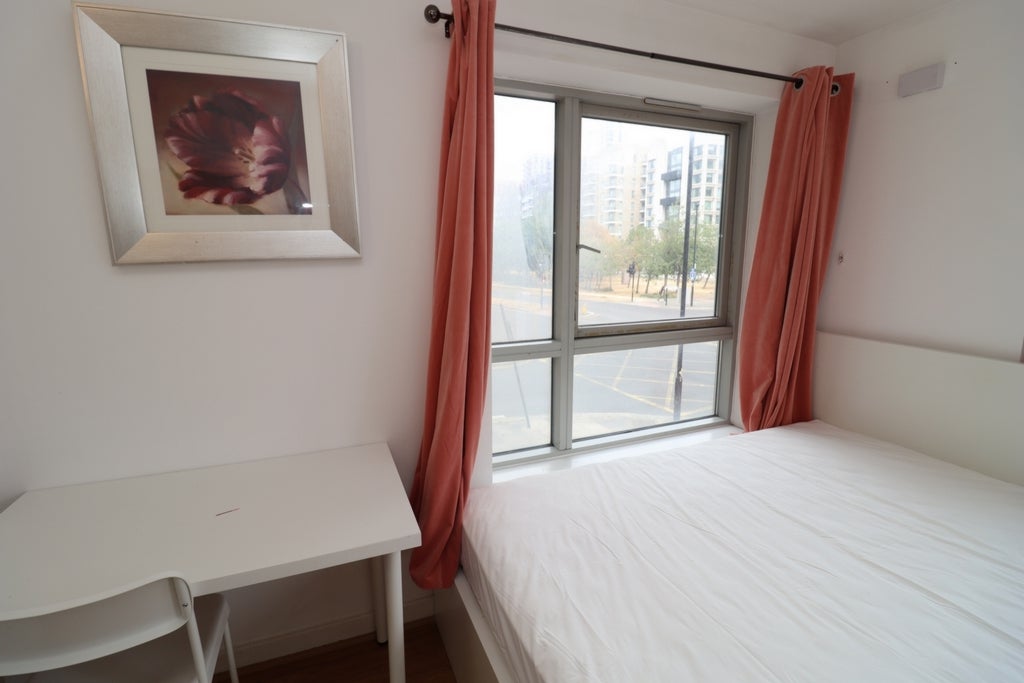 Room Globe Road in Greater London