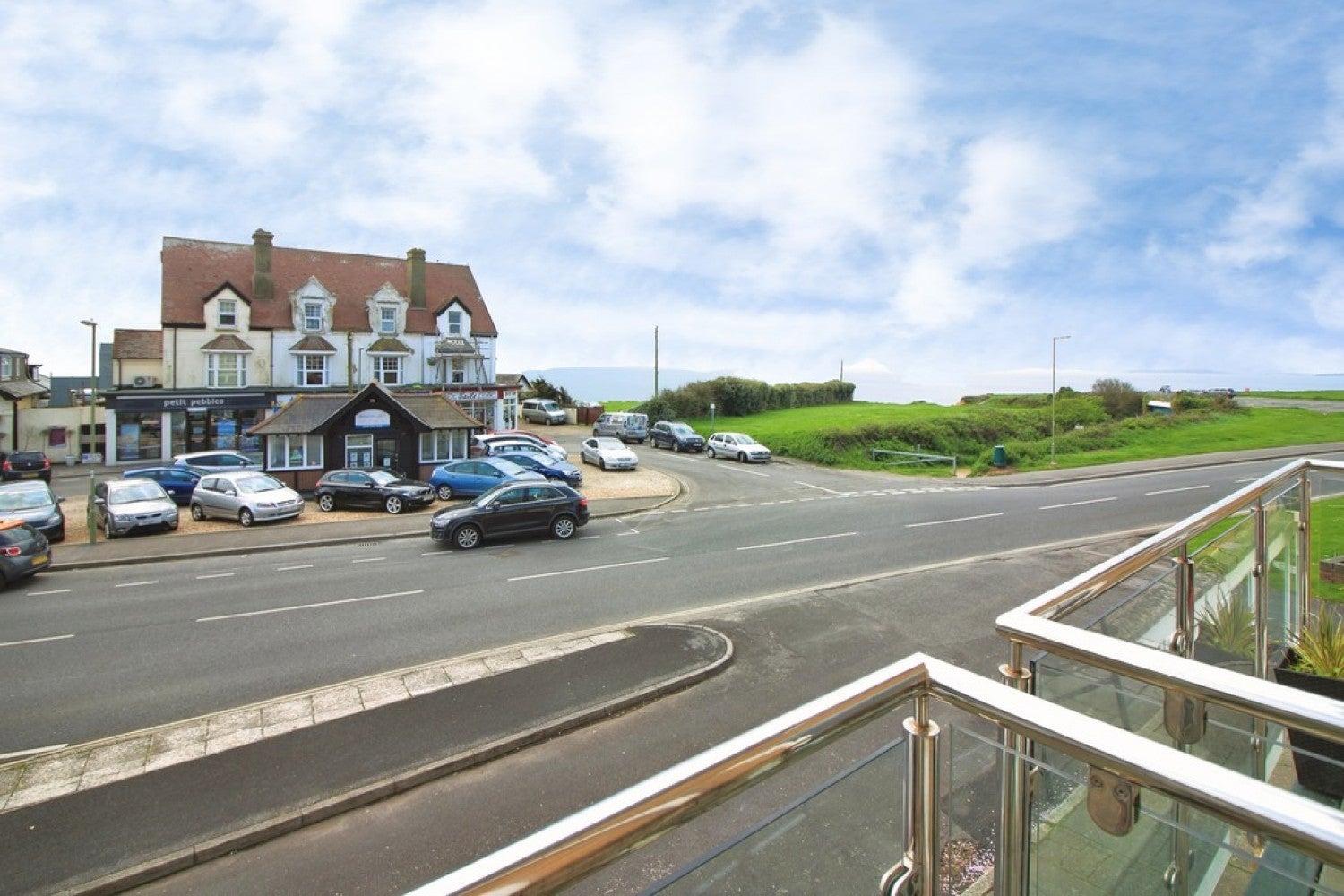 House Marine Drive in New Forest