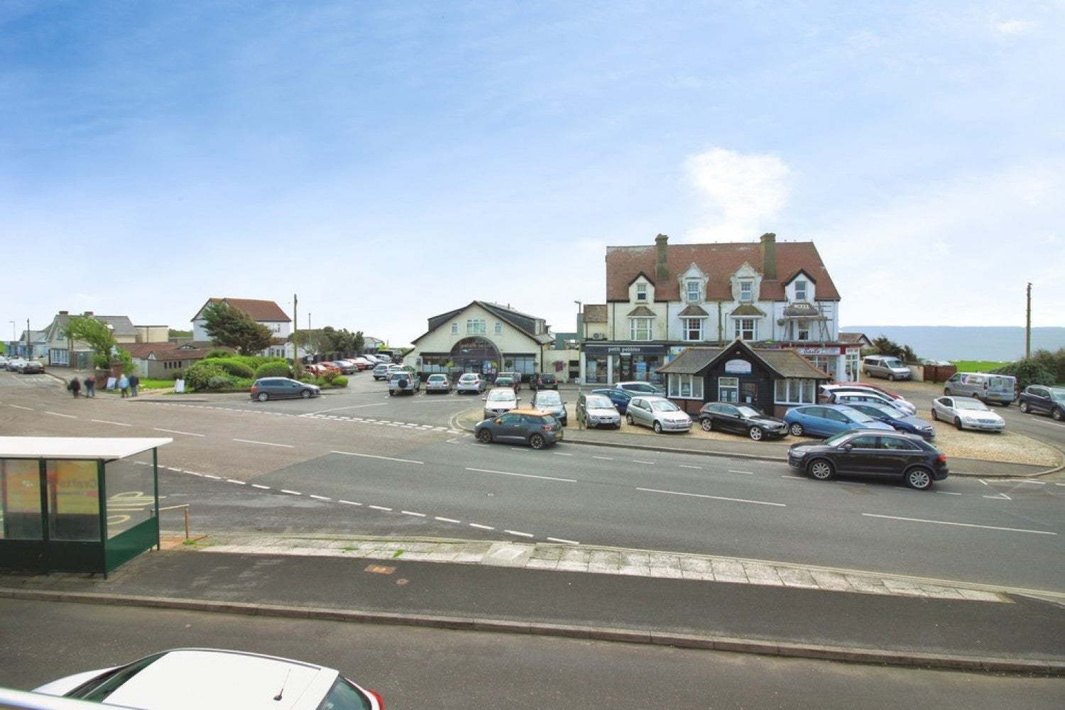 House Marine Drive in New Forest