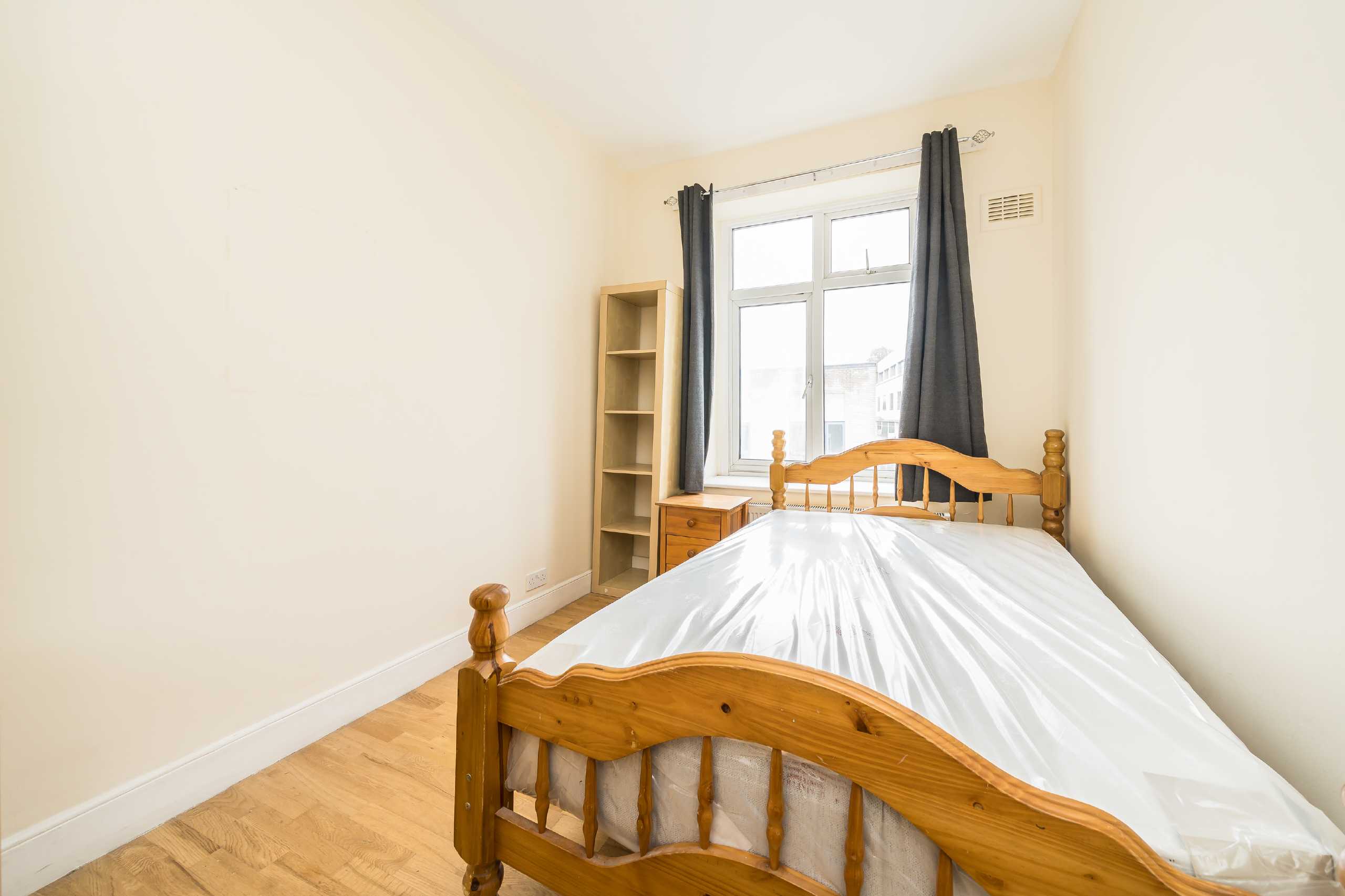 Flat Caledonian Road in Greater London