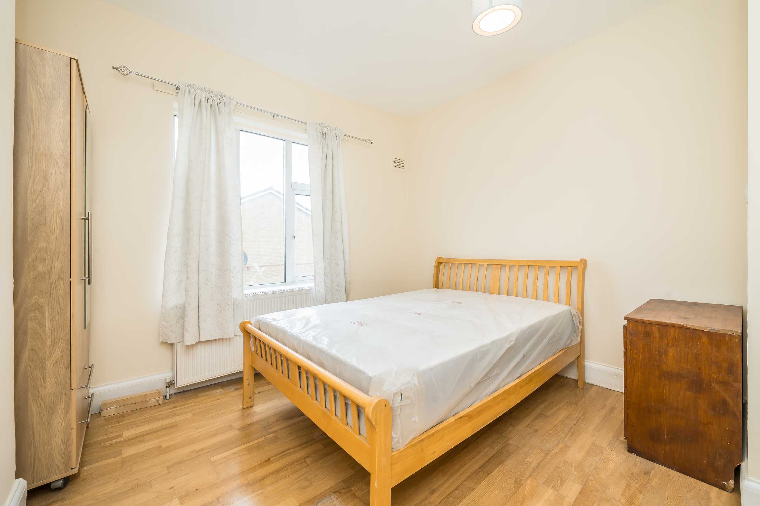 Flat Caledonian Road in Greater London