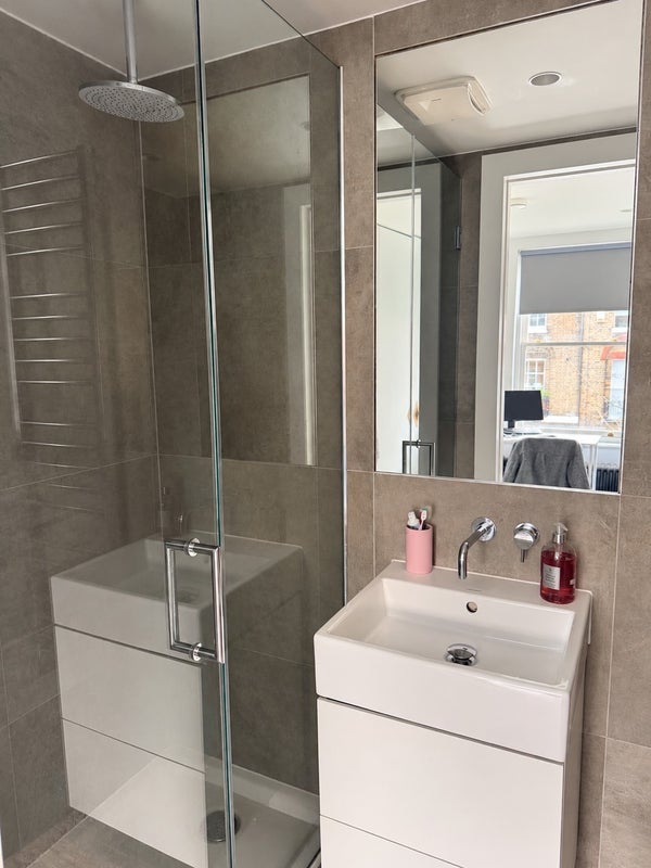 Room St. John Street in Greater London