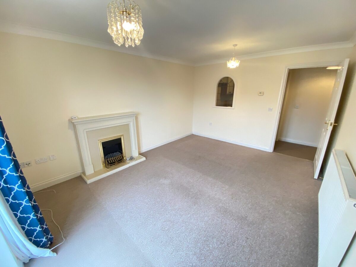 Flat Atherley Court in Southampton