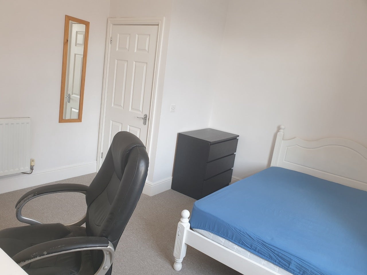 Room Cecil Street in Plymouth