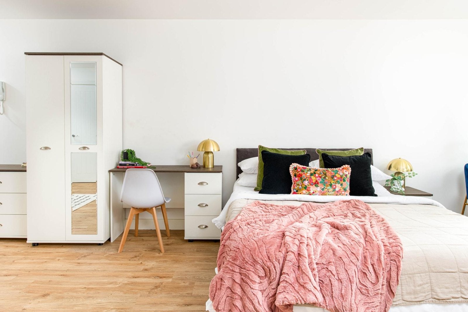 Room West Street in Bristol