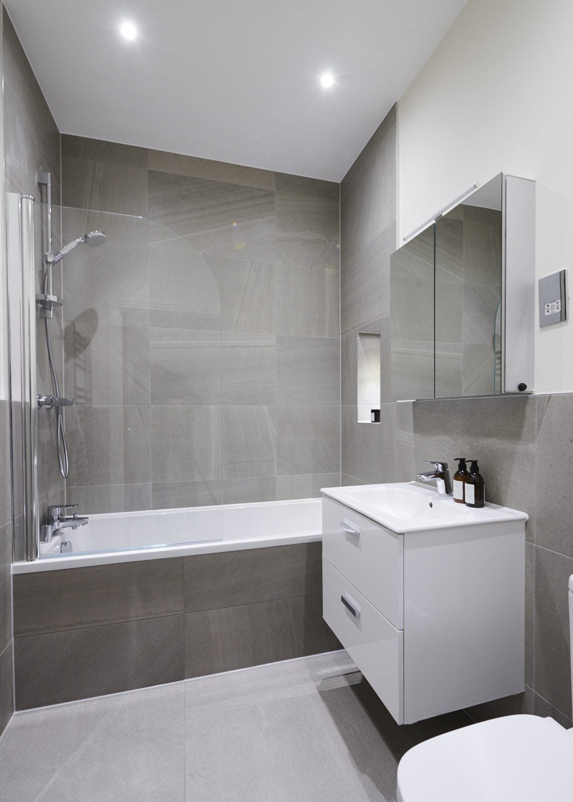 Flat Rainville Road in Greater London