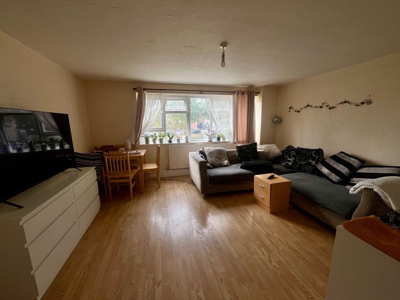 Room Winkfield Road in Greater London