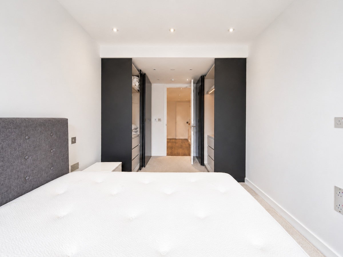 Flat Canter Way in Greater London