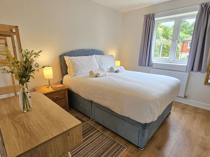 Flat Raglan Place in Ludlow