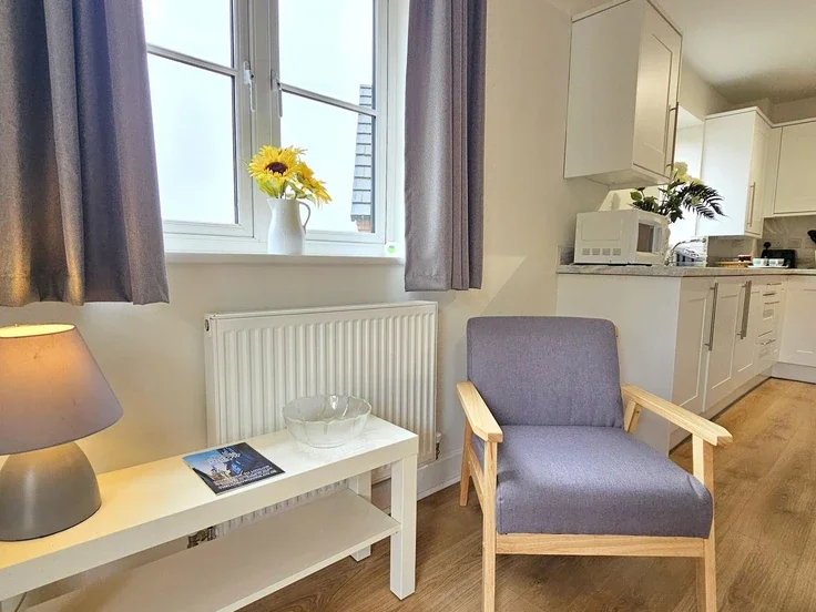 Flat Raglan Place in Ludlow