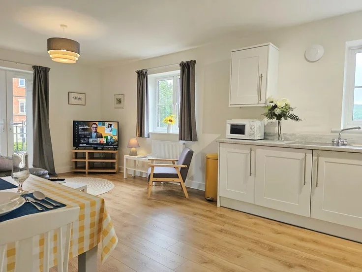 Flat Raglan Place in Ludlow