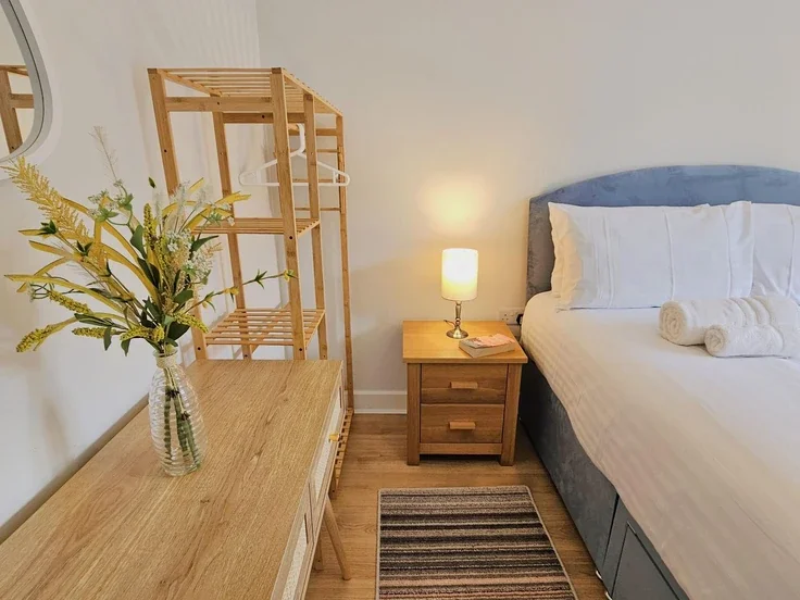 Flat Raglan Place in Ludlow
