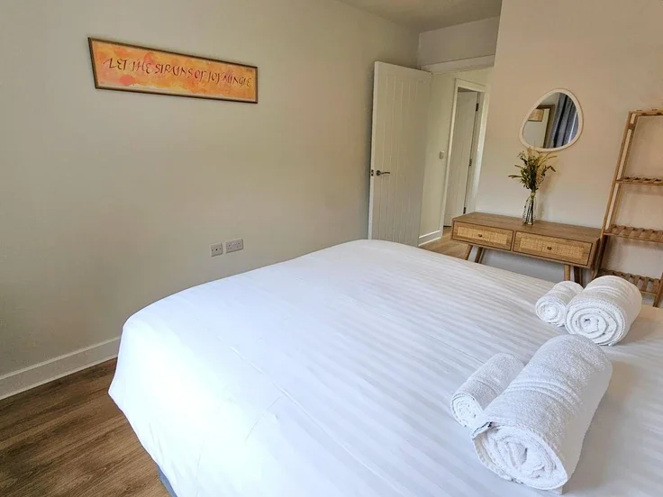 Flat Raglan Place in Ludlow