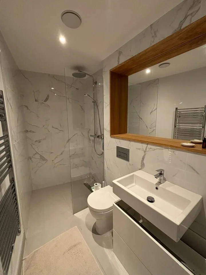 Flat Lillie Road in Greater London
