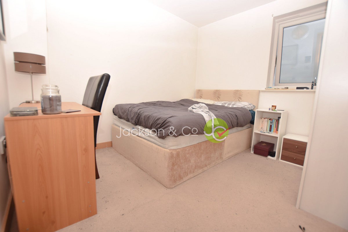 Flat Caelum Drive in Colchester