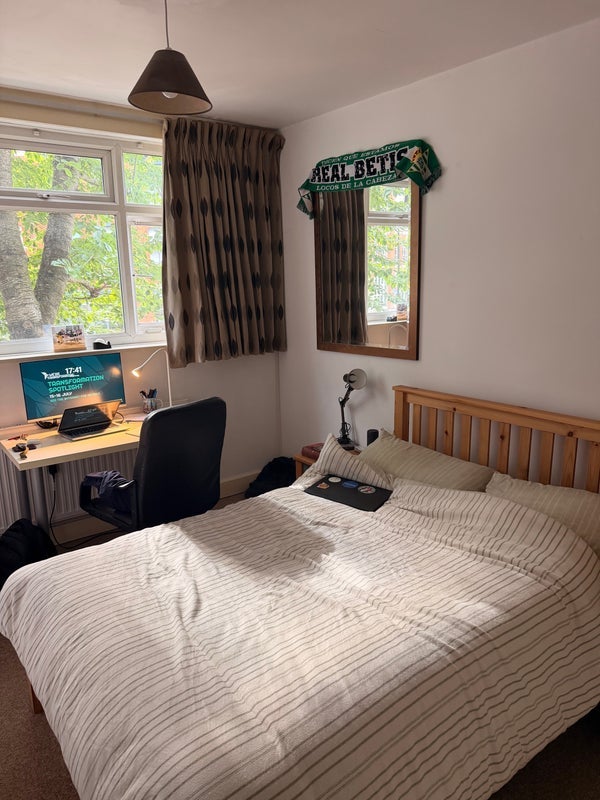 Room Haberdasher Street in Greater London