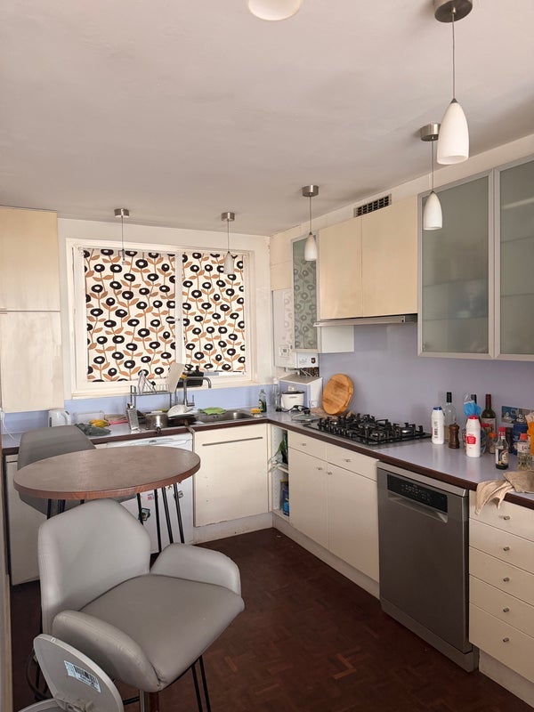 Room Haberdasher Street in Greater London